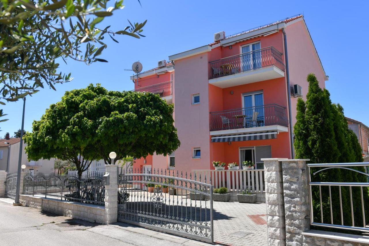 Apartments Villa Miranda Vodice Bagian luar foto