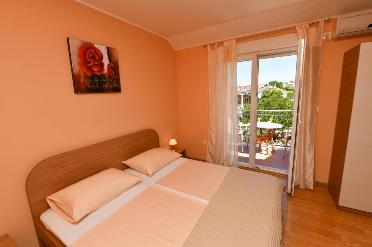 Apartments Villa Miranda Vodice Bagian luar foto