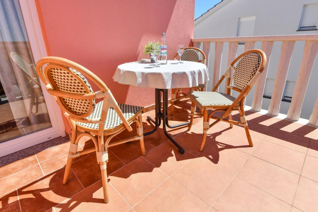 Apartments Villa Miranda Vodice Bagian luar foto