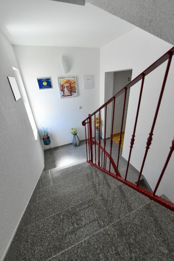 Apartments Villa Miranda Vodice Bagian luar foto