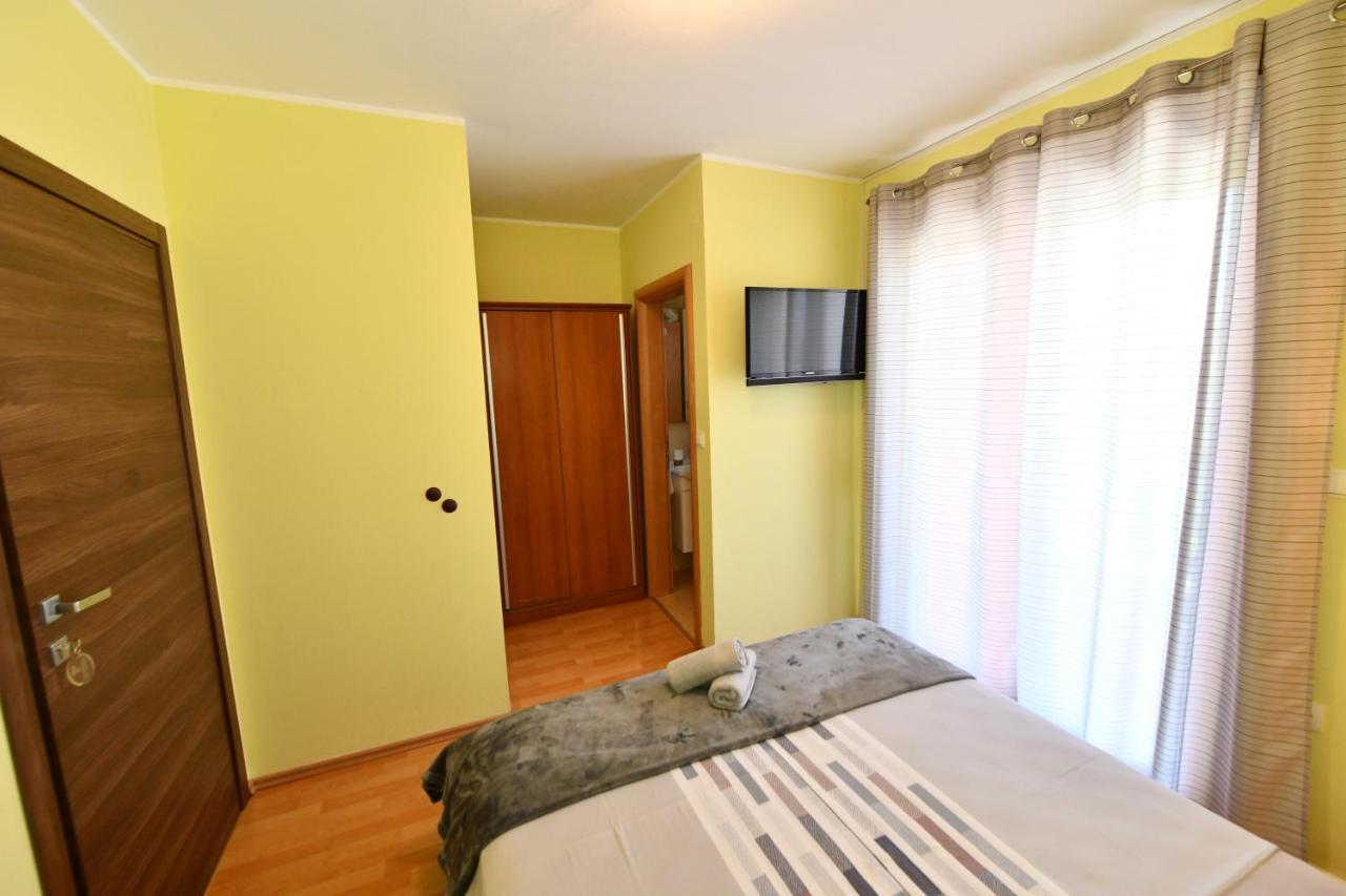 Apartments Villa Miranda Vodice Bagian luar foto