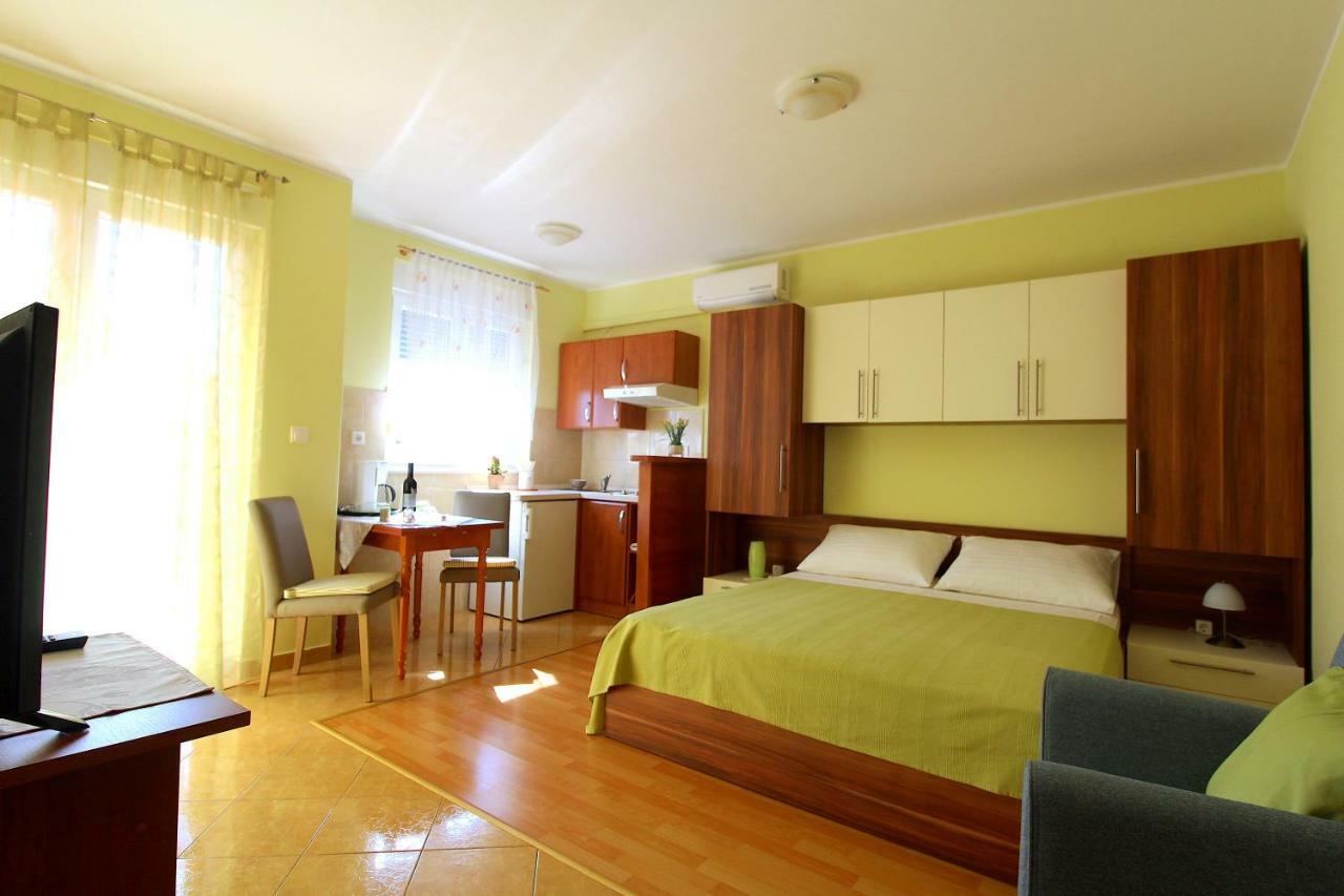 Apartments Villa Miranda Vodice Bagian luar foto
